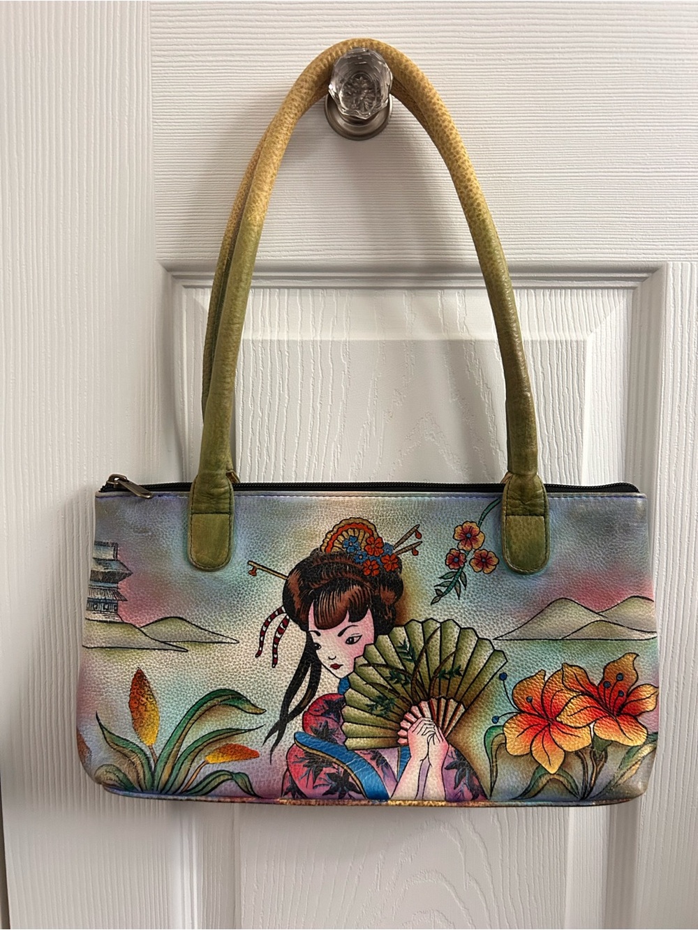 NWOT Anuschka Art Wear Hand Painted Leather American Geisha Shoulder Purse.